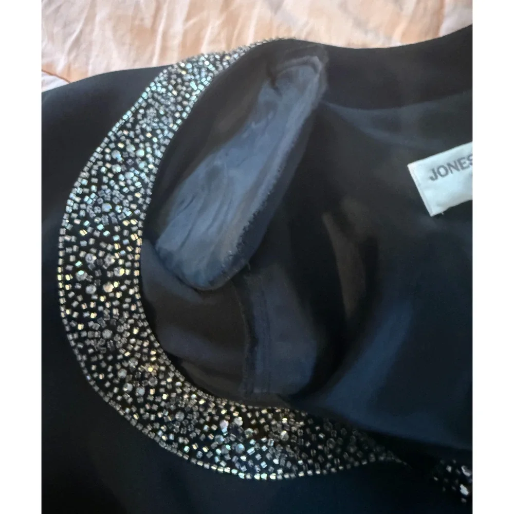 Jones New York Dress Size 12 Black Cape Swing Dress Shoulder Pads Beaded Neck - Picture 9 of 11